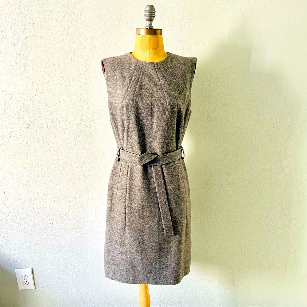 Akris Punto Gray Sleeveless Belted Sheath Dress